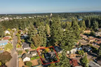 Property lines are approximate.