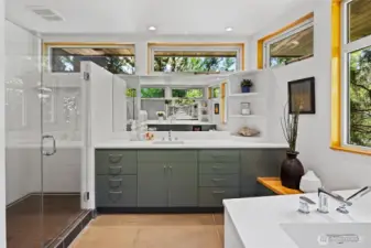 5-piece ensuite bathroom