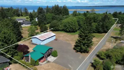 3 1/2 acres. Close to bay