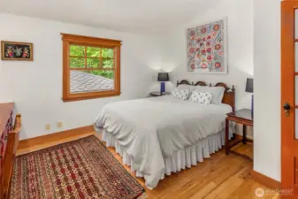 Guest bedroom