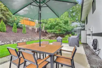 Peaceful backyard perfect for relaxing or bbqing.