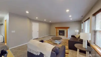 Family Room w/gas Fireplace