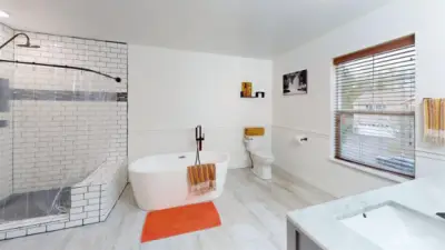 Primary Tub & Shower