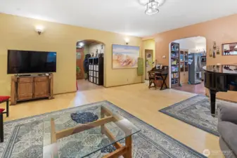 Thoughtful layout offering easy flow between the living space and kitchen- Perfect for entertaining!