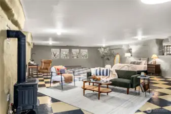 Studio apartment w/gas fireplace