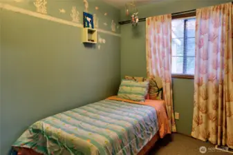 Second upstairs bedroom