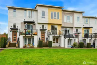 Entry Way Facing East Side