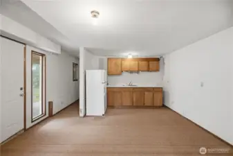 Lower level Mother in Law with kitchenette