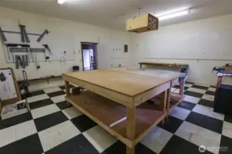Shop / Craft Room / Offce