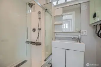 3/4 bathroom and hotwater on demand...