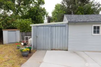 Pool House