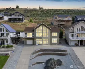 Front of home faces Columbia River
