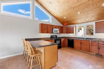 Large kitchen with lots of storage