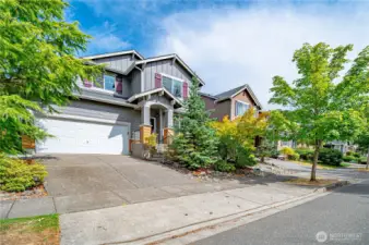 Builder's model home for resale for the first time!