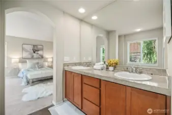 Primary bath with dual sinks
