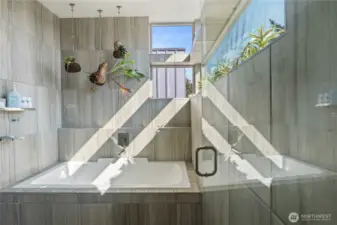 Lovely, light filled bath!