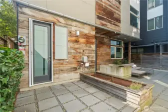gym?  Office?  Rental?  Extra Income?  4th bedroom?  Your choice!