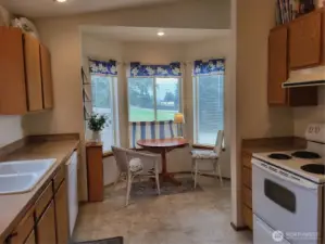 Kitchen / Bay Window Eating Nook