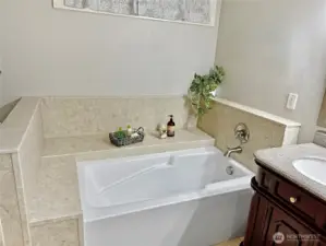 Close up view of the soaking tub in the primary bath.