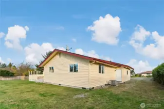 Comfortable year-round living with heat pump