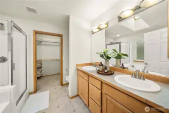 Large primary suite with 5 piece bath.