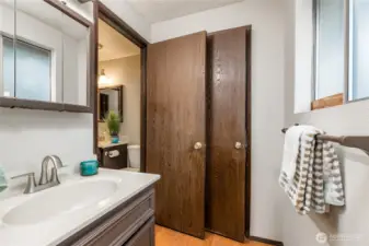 Separate vanity within the primary bedroom