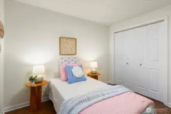 Different angle of the 2nd bedroom