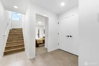 A Grand entry welcomes you! Model home, colors and finishes may vary.