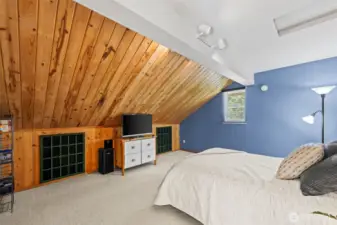 bonus room upstairs