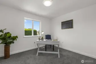 Need a workout space, home office, or playroom? The flex room adapts to whatever you need.