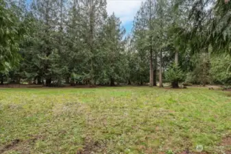 Showcasing the privacy this property offers while just minutes into Stanwood or i5.