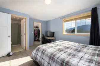Primary Bedroom w/full bath and walk-in closet