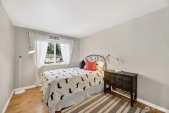BEDROOM #2  Wire closet organizer / Gorgeous white original oak hardwood floors