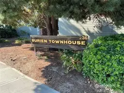 Welcome to Burien Townhouses where the HOA fees are reasonable and the location is great!