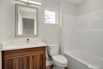 Full Tub And Backlit Mirror