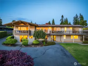 An exceptional home with expansive views, in a prime location.