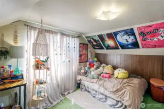 5 bedrooms in total