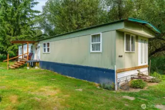 Skirting on Manufactured home has had some repairs