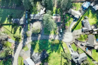 This home is the dead end of a dead end complex. No traffic comes through except those who live there.