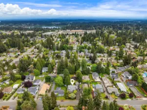 Views looking towards East towards Lake Ballinger. Quick access to I5, Hwy99, downtown Edmonds, Costco, shopping & amenities.