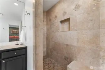 5 piece bath in primary