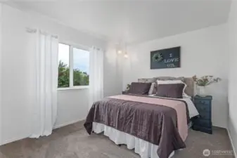 2nd bedroom
