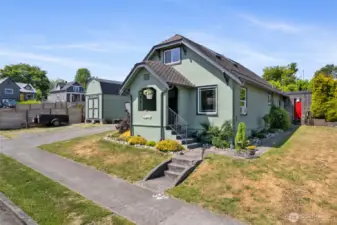 Classic home on hard to find 8000 sqft lot
