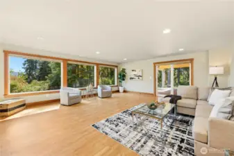 Lower level bonus room with doors to yard and private covered patio (stubed for gas BBQ line)