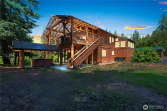 Dusk hot tub and exterior