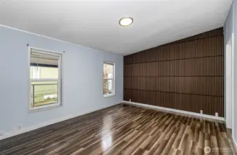 Main Bedroom with walk in closet & private bath.