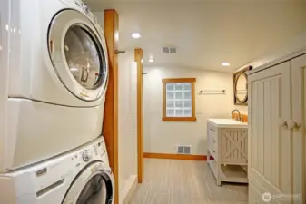 2nd Bath/Laundry Center~