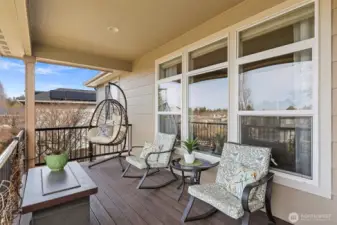 Sit in balcony off the kitchen