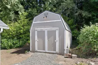 Spacious outbuilding.  200 SF plus a storage loft.