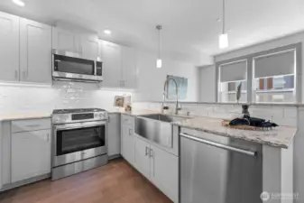 Stainless Steel Bosch Appliances Included